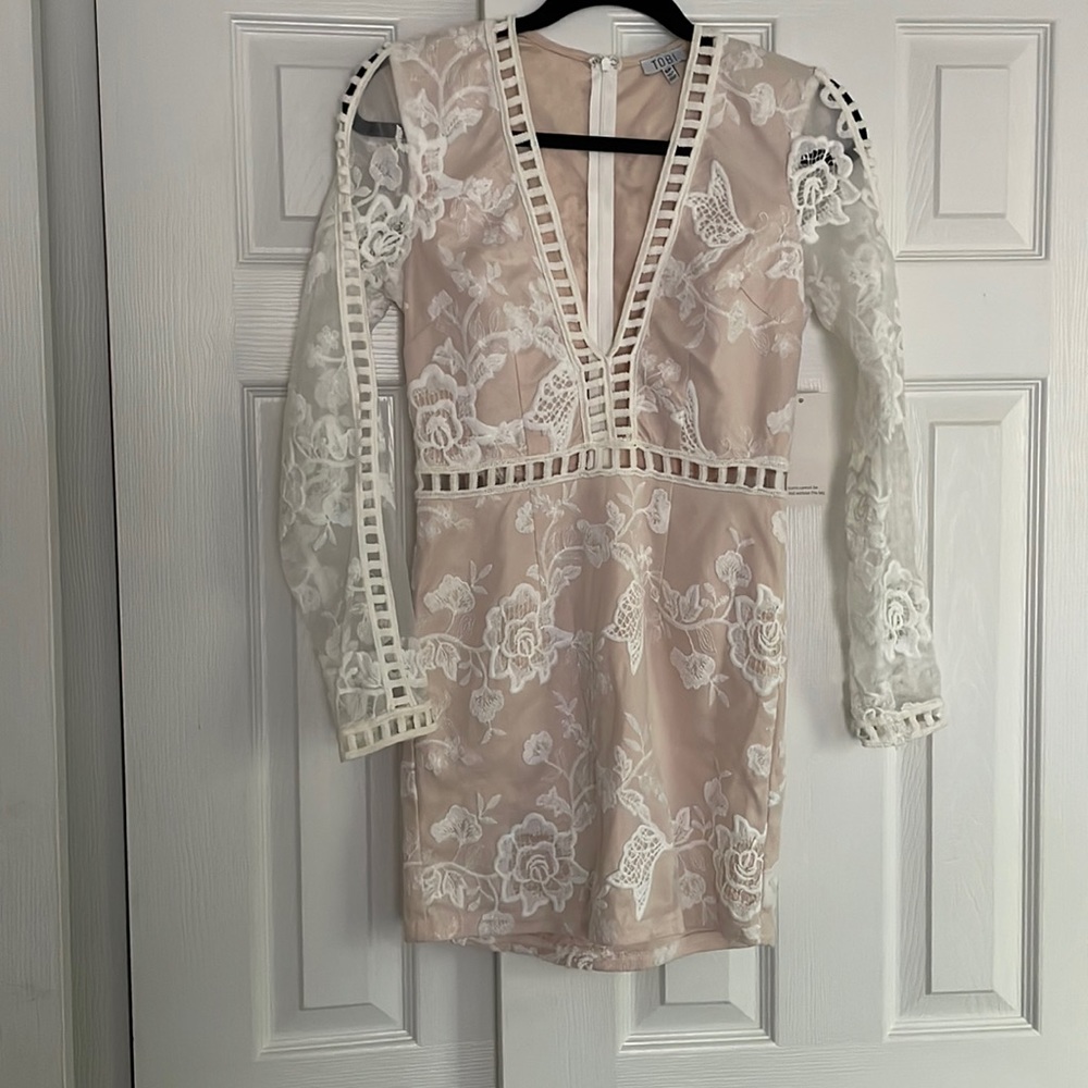 Lace dress white size small - new!